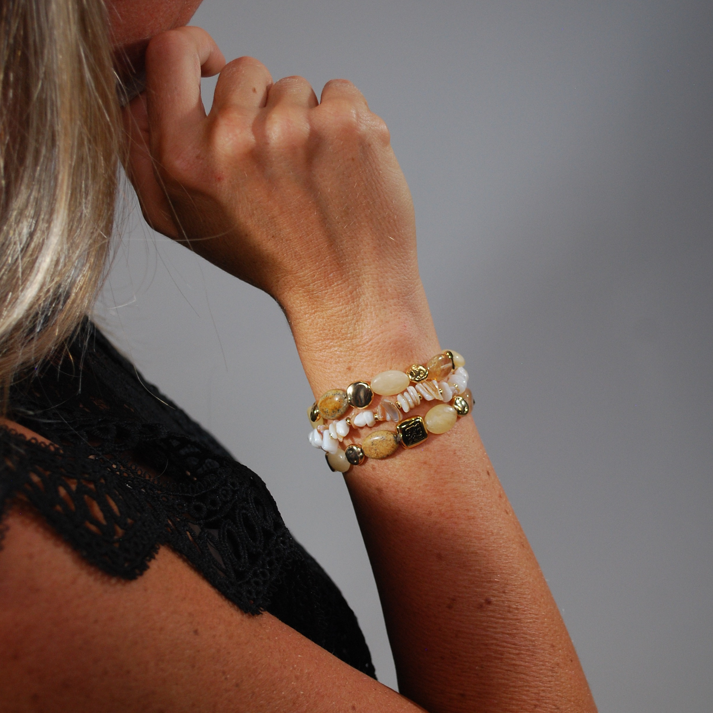Solena armband – Sand Shell