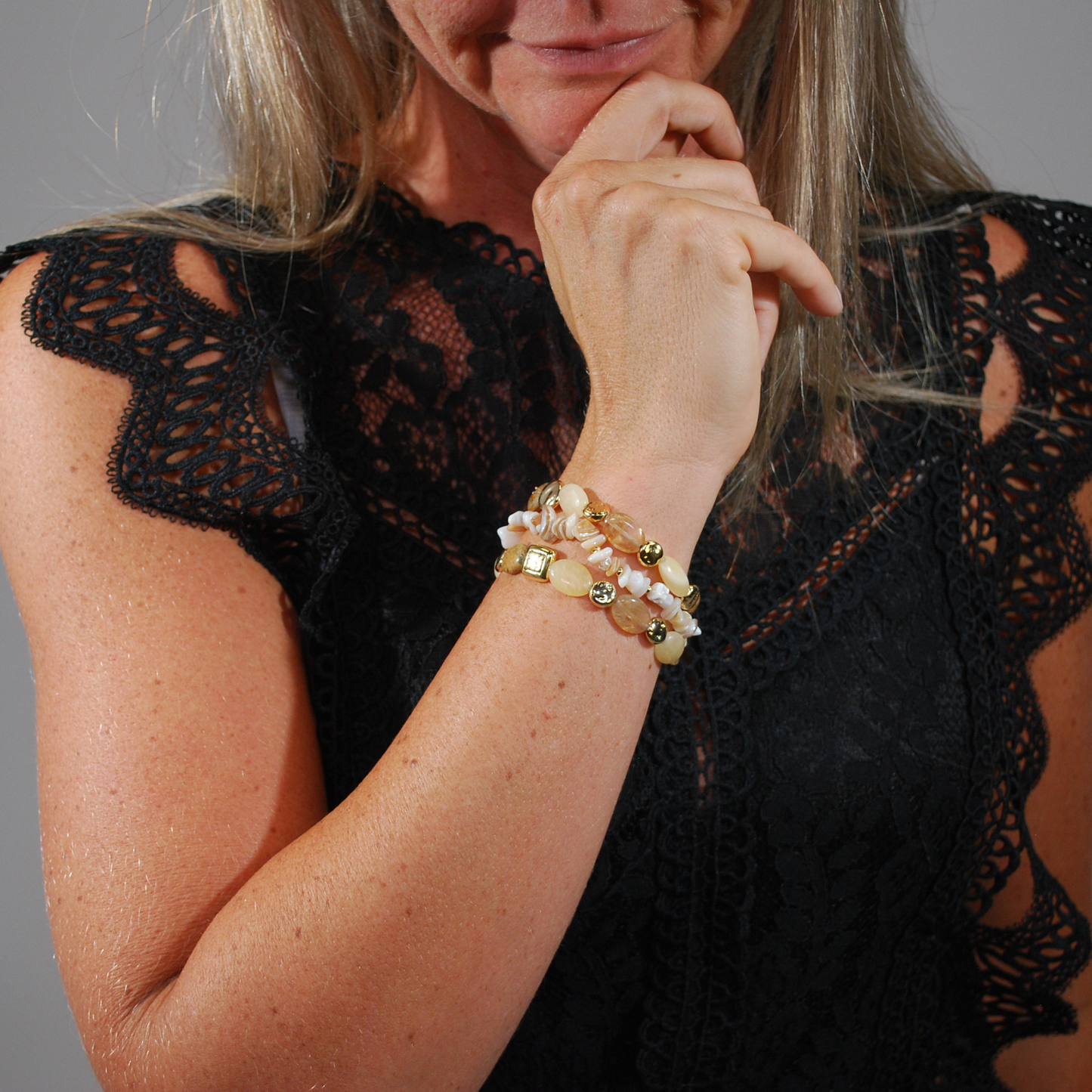 Solena armband – Sand Shell