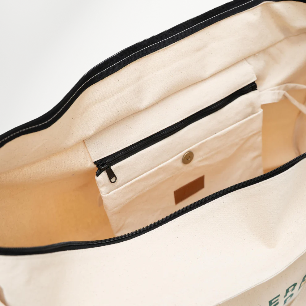 Binnenkant van Beach Bag XL met ritssluiting en opbergvak
