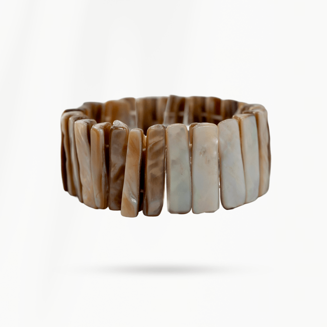 Parelmoer armband Sand Shell Slim met smalle parelmoer delen in zand- en schelptinten